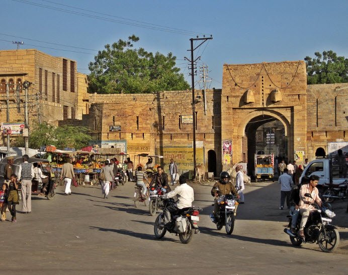 Gandhi Chowk Road, Jaisalmer, Rajasthan - Vushii.com Gandhi Chowk Road, Jaisalmer, Rajasthan - Vushii.com